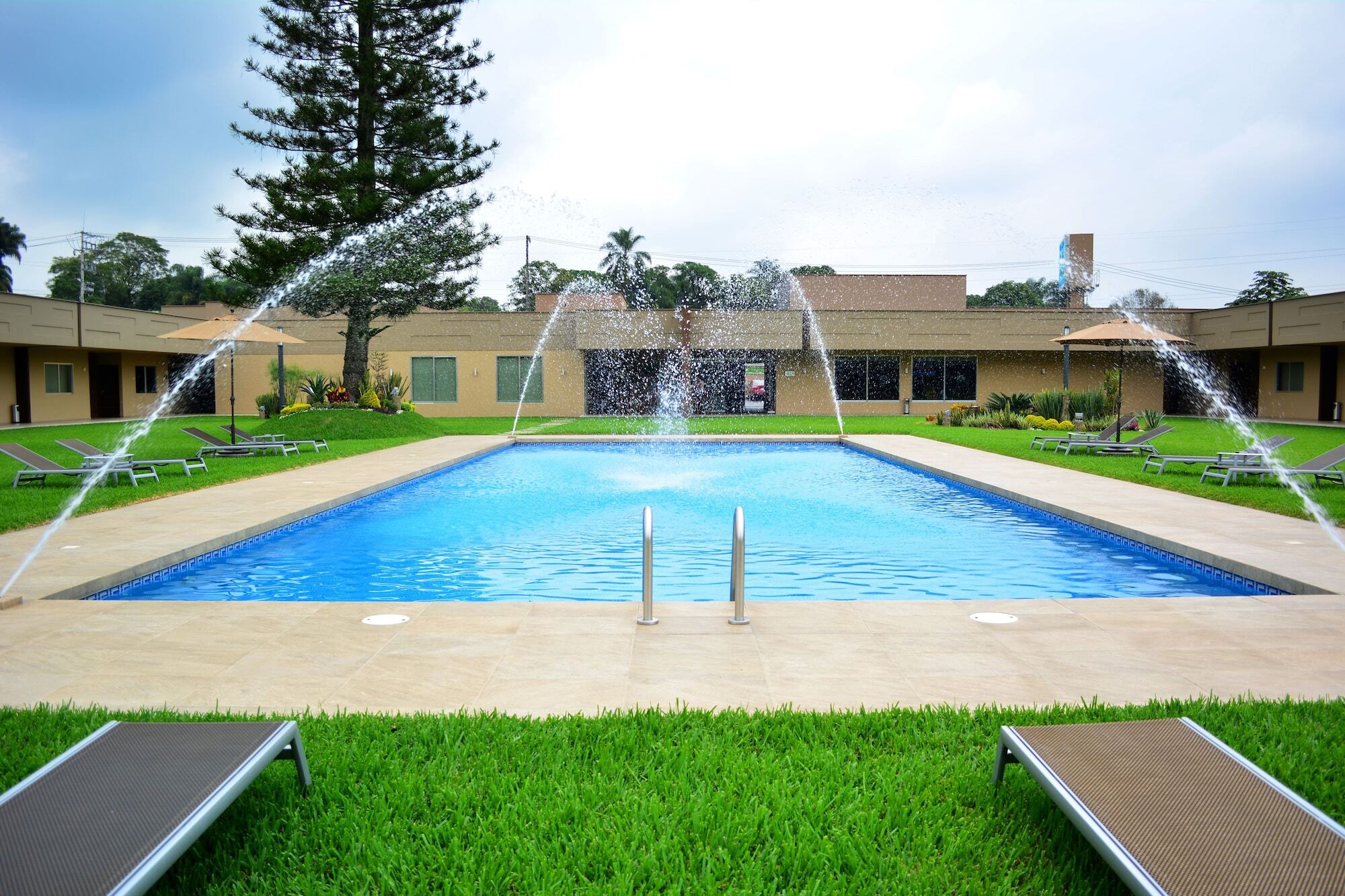 Layfer Express Inn, Cordoba, Ver Exterior photo